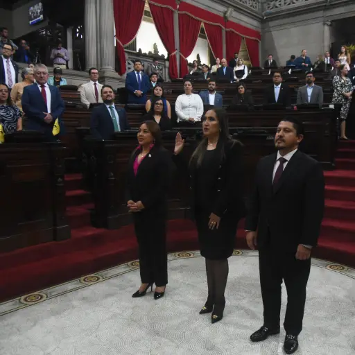 Momento de la juramentación de Claudia Paredes como presidenta del Organismo Judicial en la sede del Congreso, el martes 17 de febrero de 2026. ,Omar Solís/Emisoras Unidas