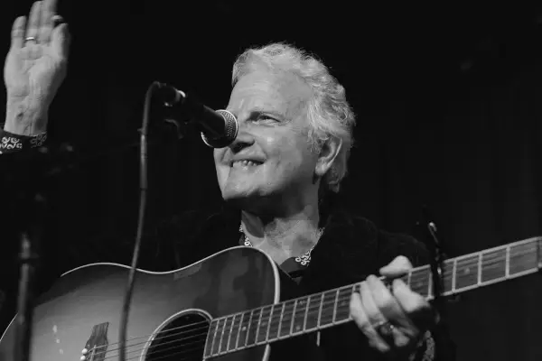 Muere Billy Steinberg, autor de letras como Like a Virgin y True Colors