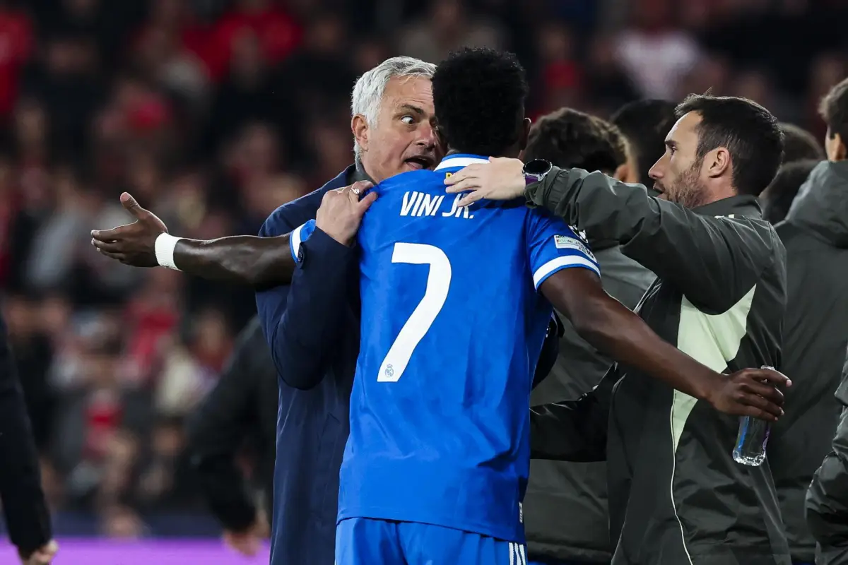Diálogo de José Mourinho con Vinícius en el Benfica vs. Real Madrid - EFE