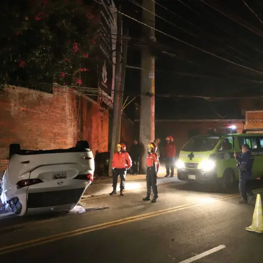 El accidente ocurrió durante la madrugada en la ruta a Muxbal. ,Bomberos Municipales.