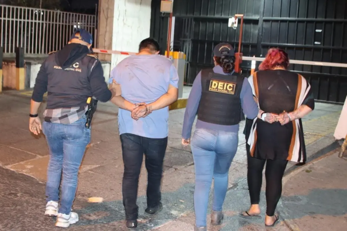 Los presuntos secuestradores fueron detenidos en el Periférico de la capital., PNC de Guatemala 