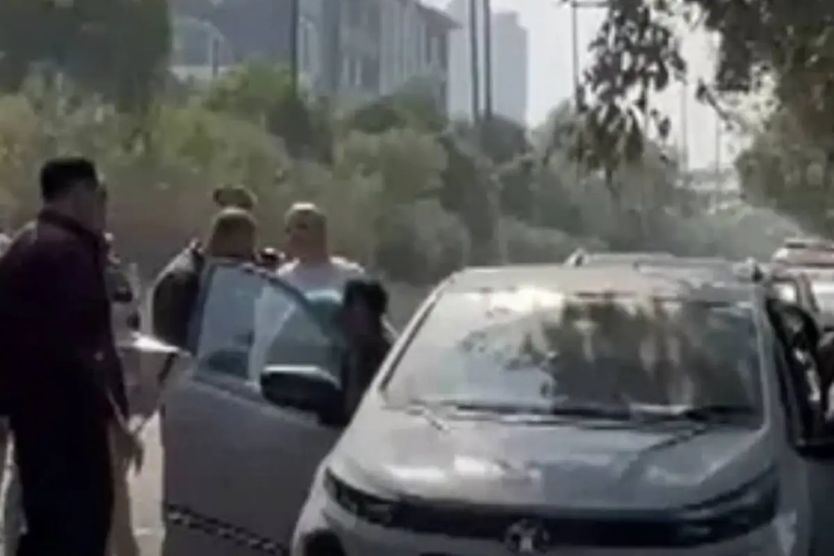 Pareja fallecida en vehículo. , Redes sociales.