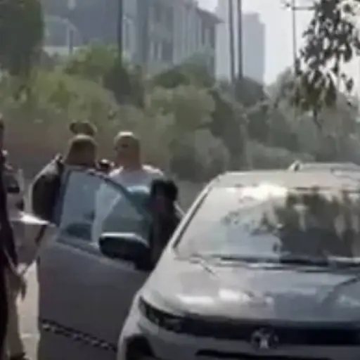 Pareja fallecida en vehículo.  ,Redes sociales.