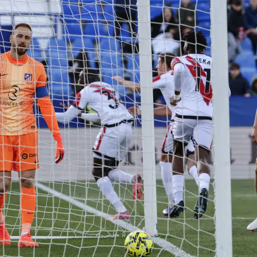 El Rayo Vallecano golea al Atlético de Madrid - EFE