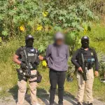 Policía es capturado por exigir dinero a cambio de informaciónt