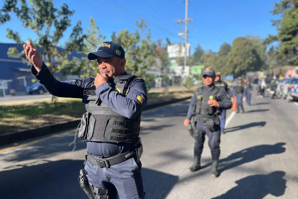 Además, las autoridades reportaron otros puestos de registro en diferentes carreteras., PNC de Guatemala.