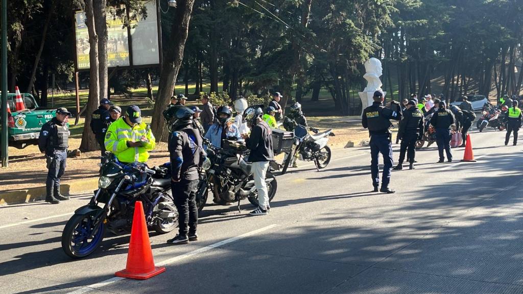 Carreras clandestinas: Emiten más de 50 multas a motoristas | PNC de Guatemala