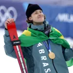Quién es Lucas Pinheiro, el primer medallista olímpico invernal de Brasilt
