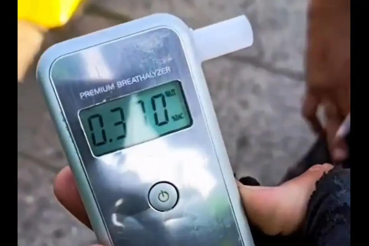 La prueba de alcoholemia dio positivo, tras un accidente en el Puente de El Trébol., Captura de pantalla. 