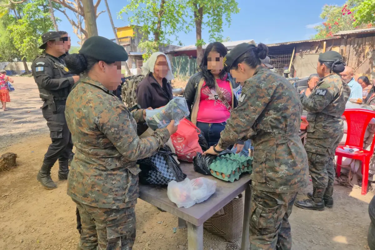 Personal del Ejército mantiene presencia en las afueras de cárcel Canadá, en Escuintla., Ministerio de la Defensa