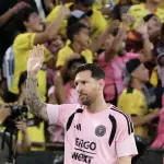 Lionel Messi se lesiona y el partido ante Valle del Independiente queda suspendido 