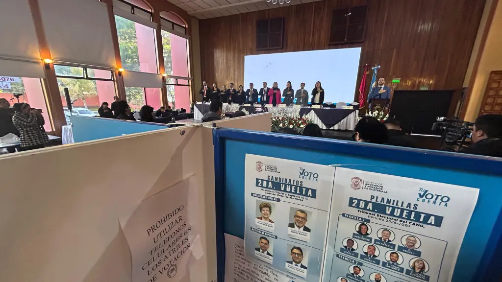 . ,Omar Solís/Emisoras Unidas