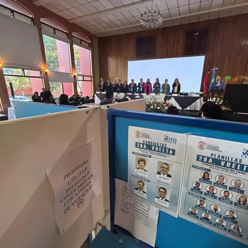 . ,Omar Solís/Emisoras Unidas