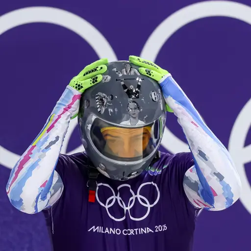 Vladyslav Heraskevych lució un casco con deportistas ucranianos asesinados por Rusia 