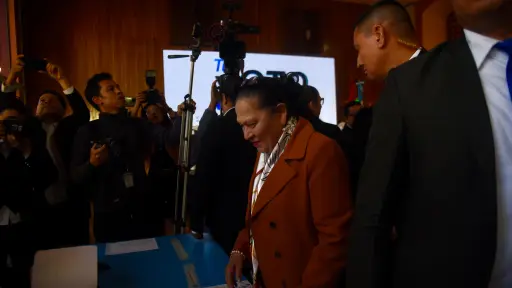 La fiscal general, Consuelo Porras, vota el jueves 12 de febrero para la elección de magistrados de la Corte de Constitucionalidad por parte del Colegio de Abogados y Notarios de Guatemala (CANG). ,Omar Solís/Emisoras Unidas