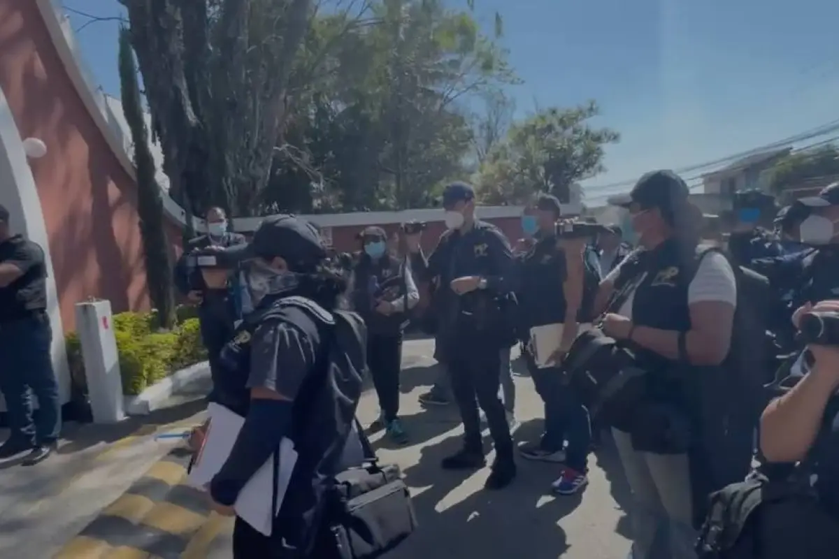 Personal del Ministerio Público se presenta al centro de votación habilitado por el Colegio de Abogados y Notarios de Guatemala (CANG) en la zona 13 capitalina., Omar Solís/Emisoras Unidas