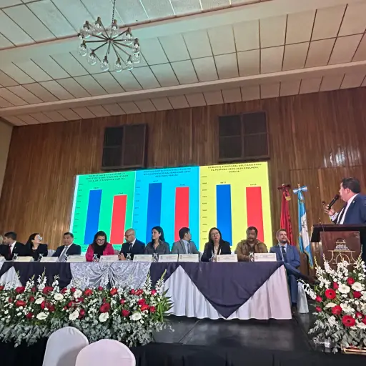 Momento en el que las autoridades del Colegio de Abogados y Notarios de Guatemala (CANG) dan a conocer los resultados de la elección de magistrados de la Corte de Constitucionalidad. ,Omar Solís/Emisoras Unidas