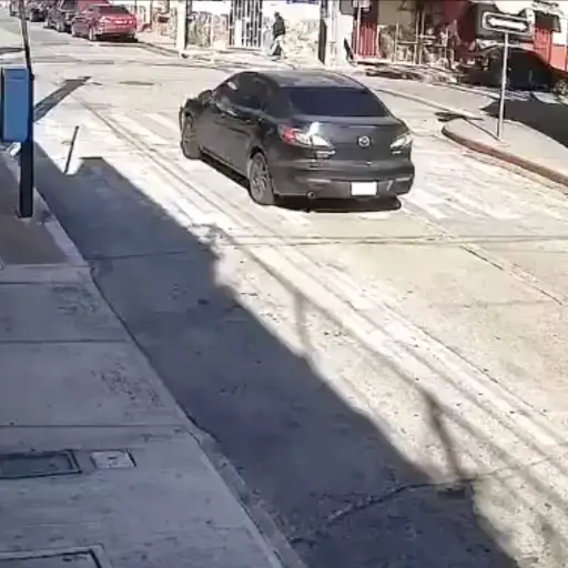 Motorista gravemente herido tras violento choque. ,Captura de pantalla video de X.