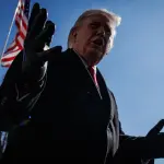 Trump responde a los medios en la Casa Blanca ,EFE