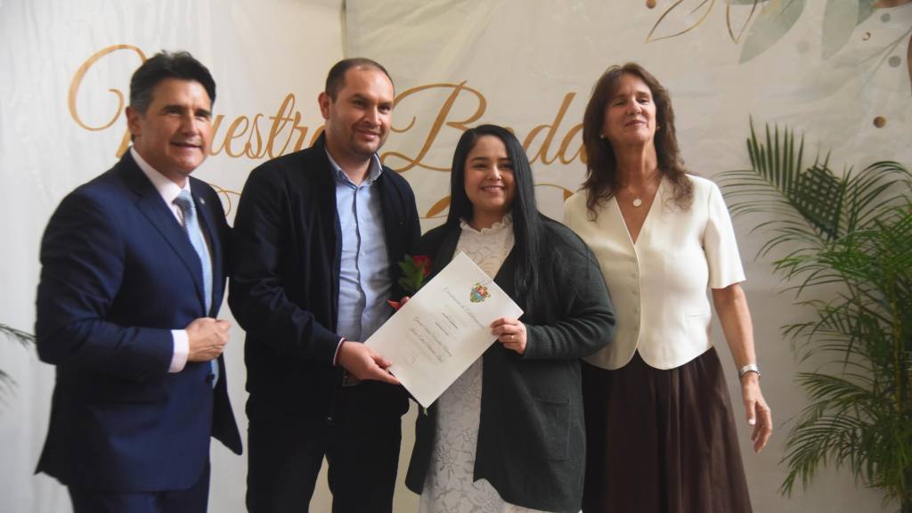 50 parejas se casan en boda colectiva antes de San Valentín | Omar Solís/Emisoras Unidas