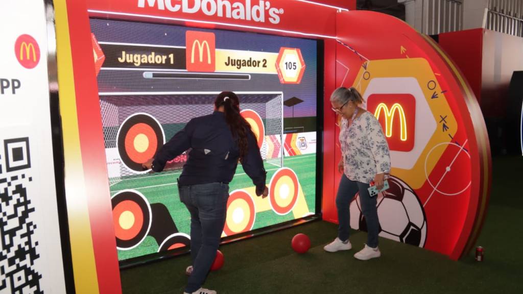 Tour del Trofeo de la Copa Mundial de la FIFA™ | Alejandro Meoño