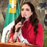 Fátima Bosch responde a cuestionamientos sobre su coronación en conferencia de Harvardt