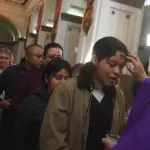 Guatemaltecos reciben la imposición de la ceniza en el inicio de la Cuaresmat