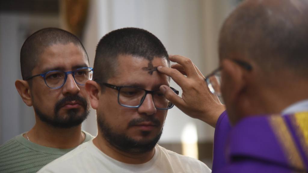 cruz-ceniza-miercoles-catedral-emisoras-unidascruz-ceniza-miercoles-catedral-emisoras-unidas8 | Omar Solís/Emisoras Unidas