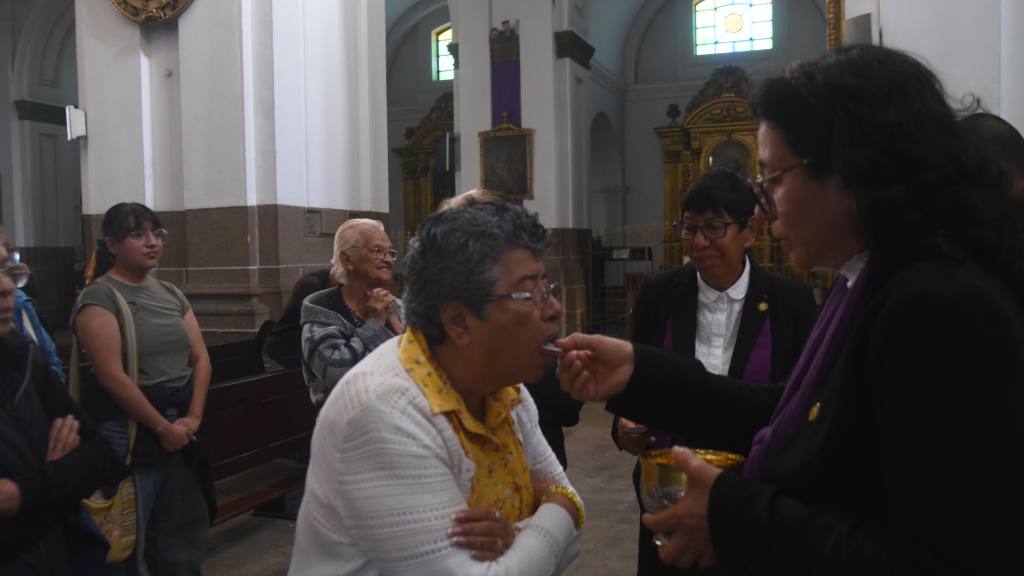 Fieles católicos en iglesias de Guatemala, el miércoles de ceniza de 2026 | Omar Solís/Emisoras Unidas