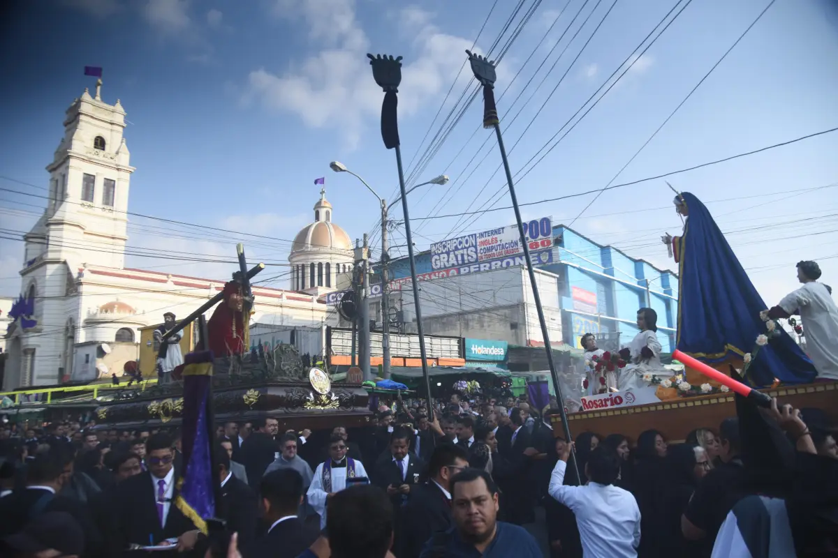 En la 18 calle se realizó el encuentro procesional., Foto Omar Solís
