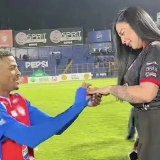 Wendy Nicole publica mensaje tras ruptura con Derrickson Quirós. ,Captura de pantalla video de Facebook.