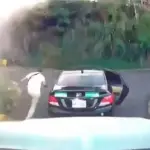 Video muestra cómo conductor recibe a balazos a hombres que intentaban asaltarlot