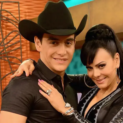 Julián Figueroa ,Redes sociales