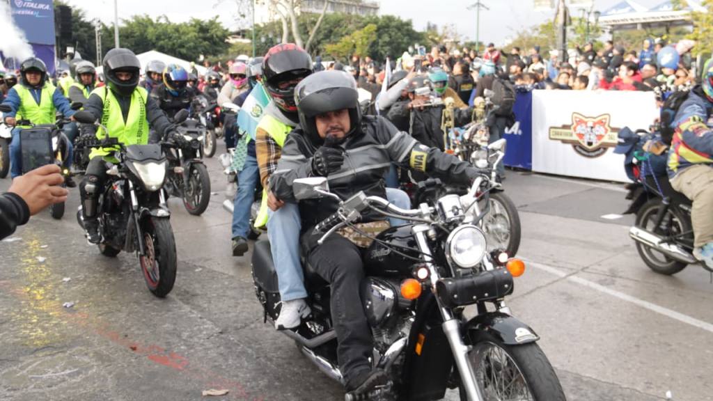 El color de la Caravana del Zorro 2026 desde la Plaza de la Constitución | Álex Meoño