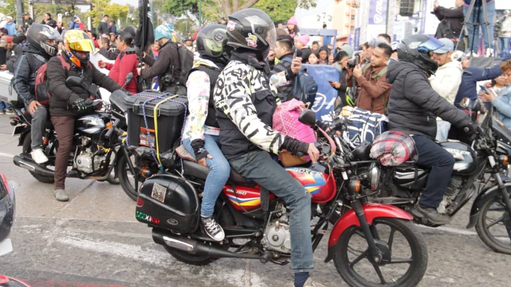 El color de la Caravana del Zorro 2026 desde la Plaza de la Constitución | Álex Meoño