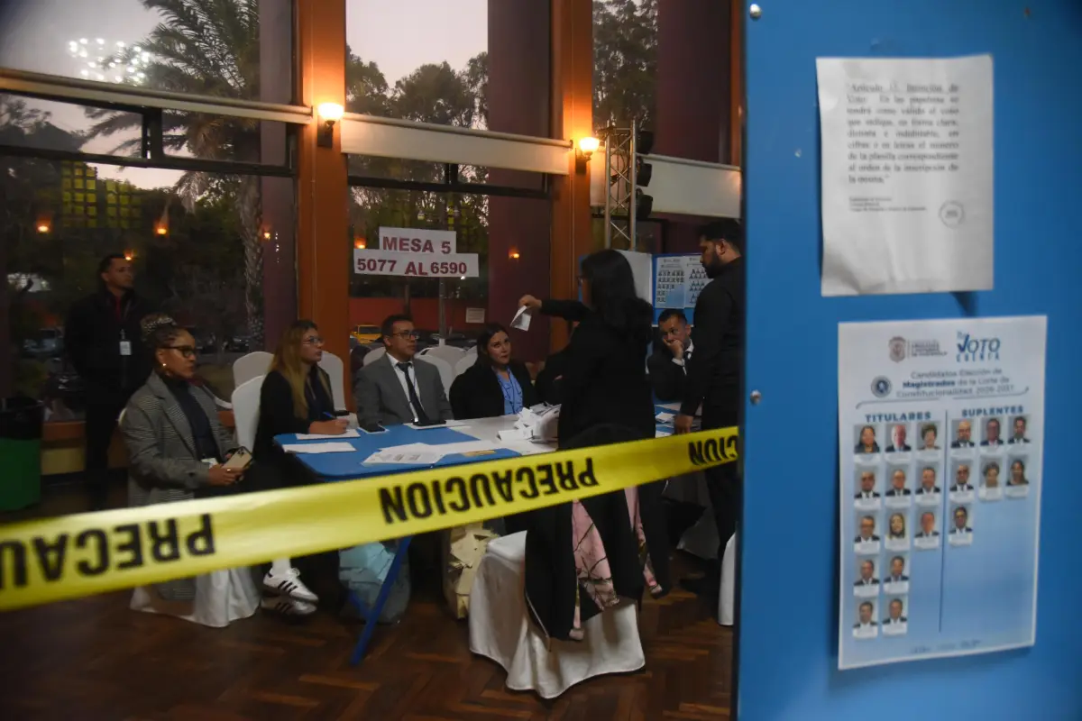 Así se realiza el conteo de votos en el Club La Aurora., Foto Omar Solís