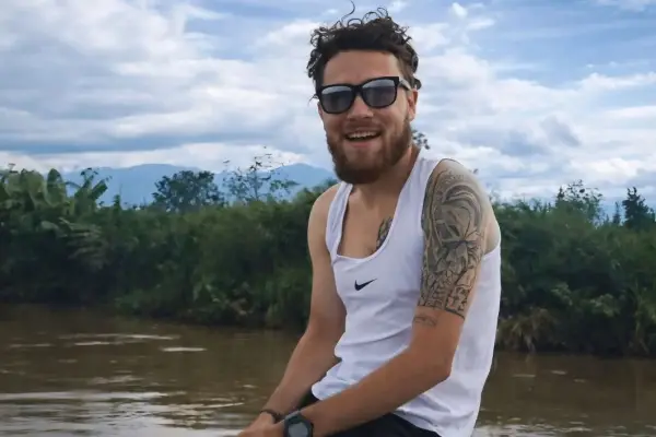 Muerte de influencer tras saltar a un río desde un puente reabre debate sobre retos extremos