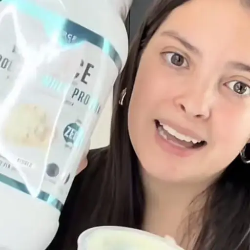 Deanna Melillo ,Redes sociales