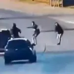 VIDEO | Automovilista atropella a delincuente que pretendía asaltar a un motoristat