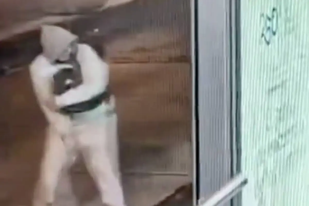 Violento acto de vandalismo contra el Transmetro., Captura de pantalla video de X.