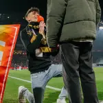 Árbitro alemán Pascal Kaiser pide matrimonio a su novio previo al Colonia-Wolfsburgot