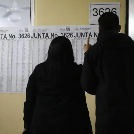 Los costarricenses acuden a las urnas para elegir al presidente y a los 57 diputados del Congreso para el periodo 2026-2030, tras una campaña electoral marcada por la ventaja en las encuestas de la oficialista del derechista Partido Pueblo Soberano, Laur , EFE/Jeffrey Arguedas