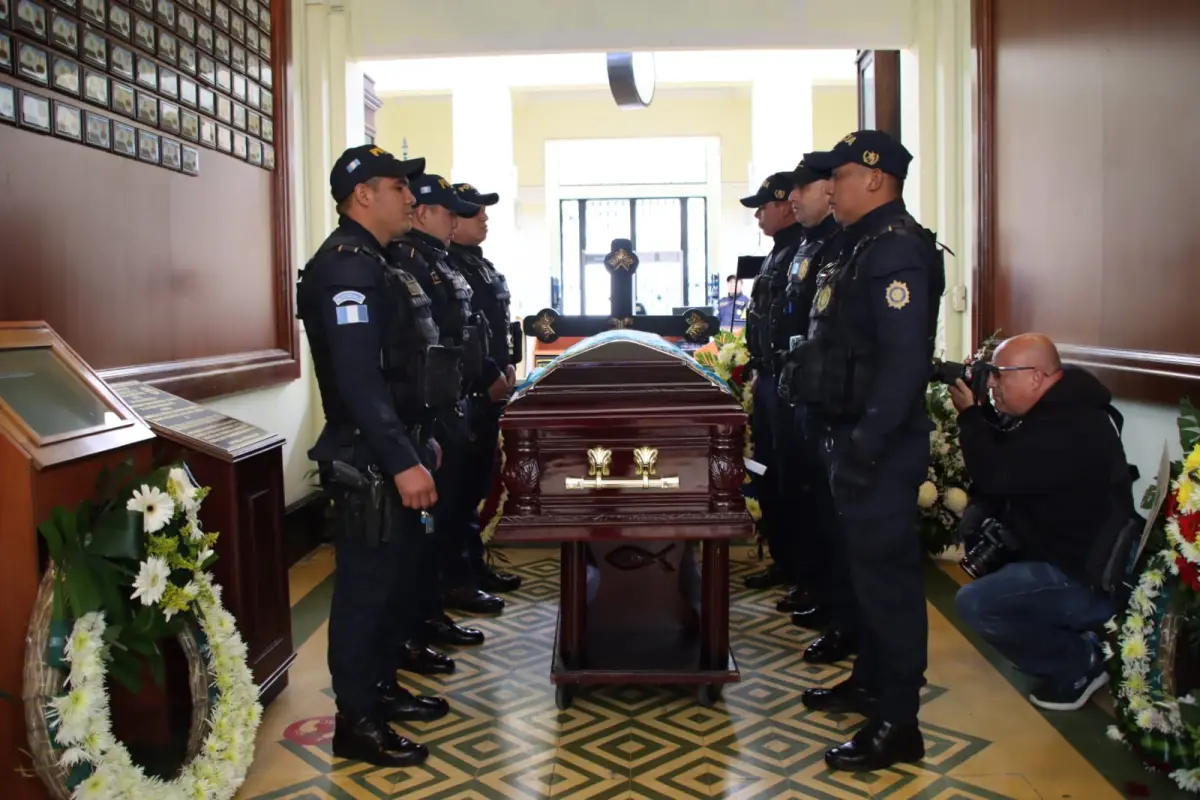 El agente de la PNC, Sergio Iván García Hernández, murió en el cumplimiento de su deber. , PNC de Guatemala.