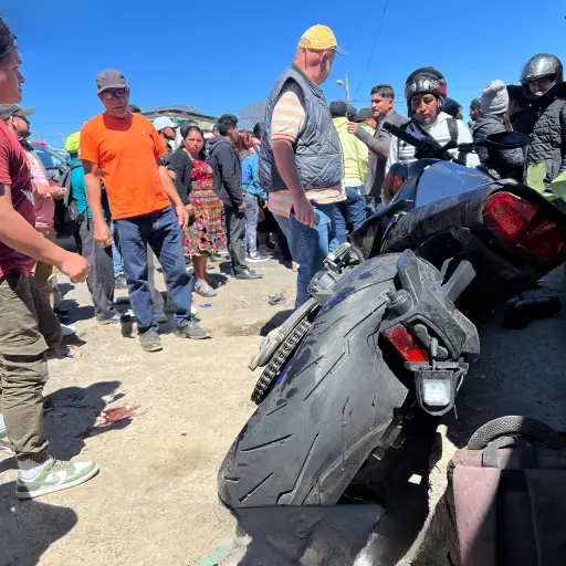 Bomberos Municipales Departamentales atendieron a cinco heridos y confirmó la muerte de un menor de edad. ,Bomberos Municipales Departamentales. 