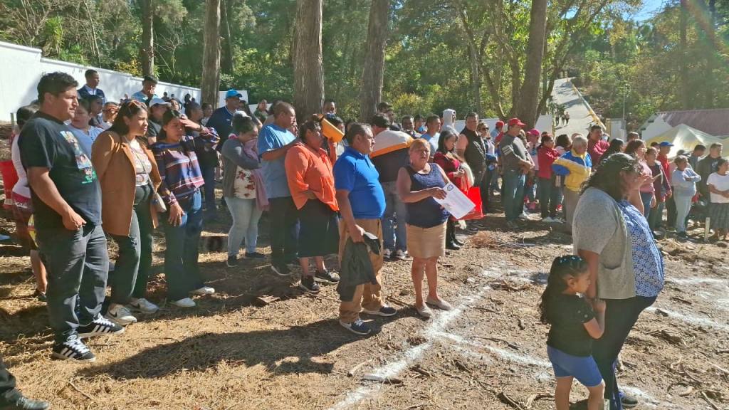 Inauguran cementerio en El Carmen, Santa Catarina Pinula | Álex Meoño