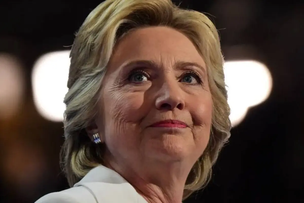 Hillary Clinton, ex secretaria de Estado y ex primera dama de EE. UU., Red social X