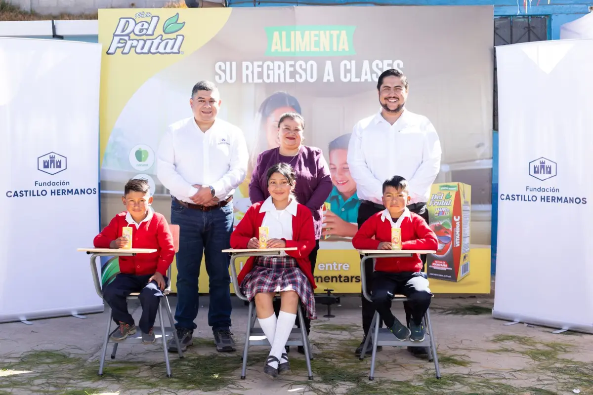 Donación de escritorios, Cortesía