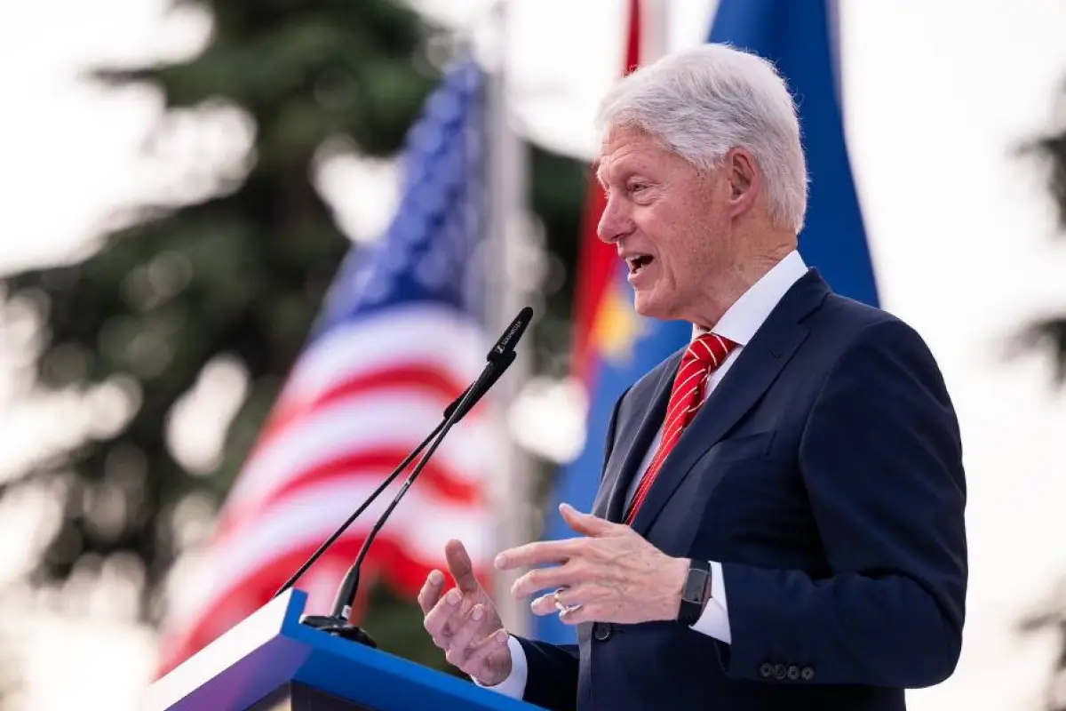 Bill Clinton, expresidente estadounidense, Red social X