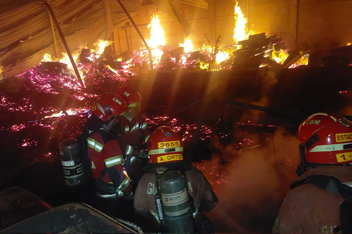 ., Bomberos Municipales