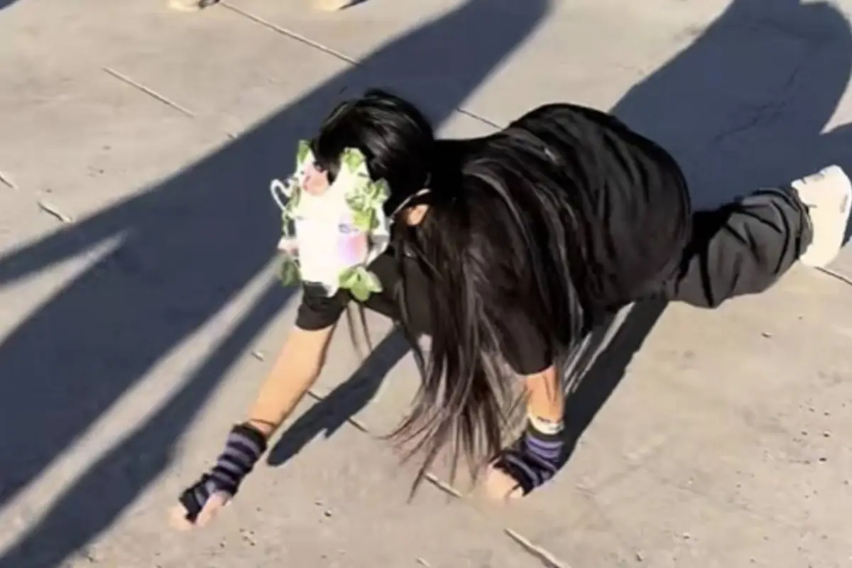 Polémica por madre que apoya a su hija en movimiento therian., Captura de pantalla video de X.